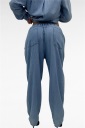 pantalone modello balloon effetto chambray fluid